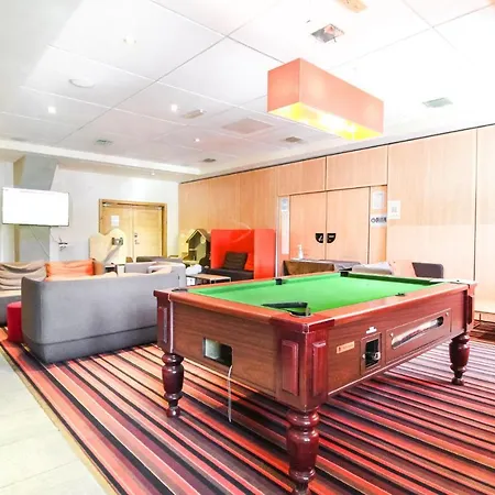 Newly Redecorated 2-bed Ski-in Ski-out Family Apartment