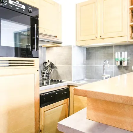 Newly Redecorated 2-bed Ski-in Ski-out Family Apartment