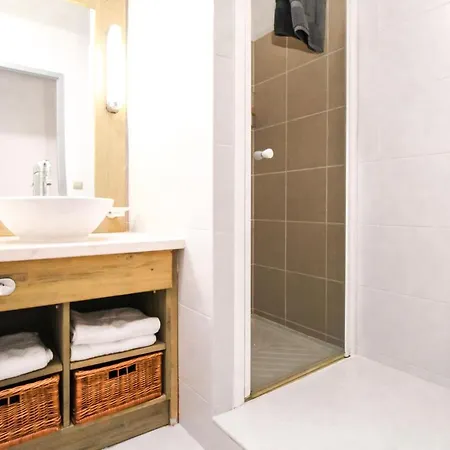Newly Redecorated 2-bed Ski-in Ski-out Family Flaine