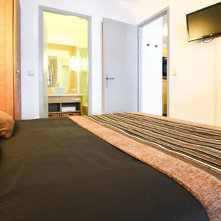 Apartment Newly Redecorated 2-bed Ski-in Ski-out Family Flaine